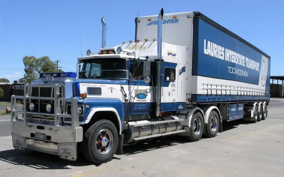 Kial Hejmaj Kamionoj Ne Punktas Siajn Eluzajn Tubojn Supren?